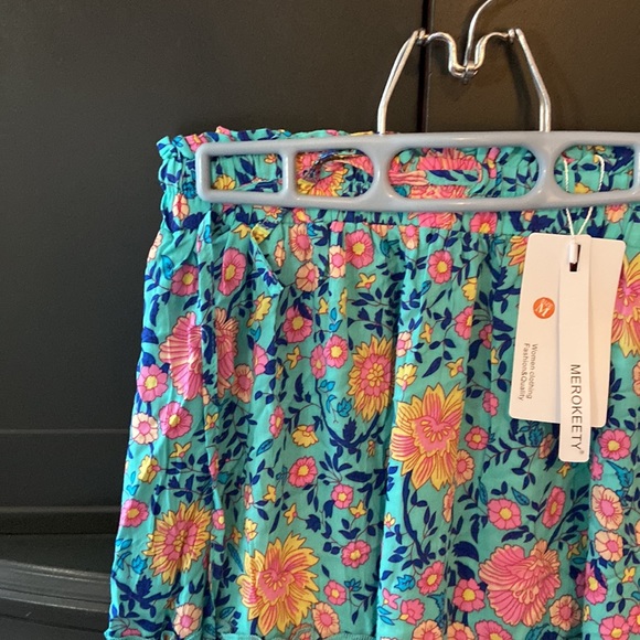 Summer/ Spring size medium skirt, NWT - Picture 2 of 4